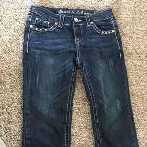 2/20 Jean Capri
